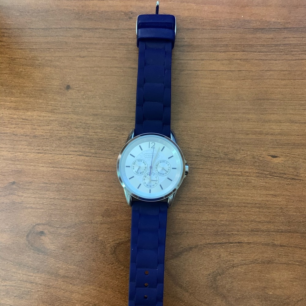 Coach classic signature sport silicon strap watch - Picture 2 of 4